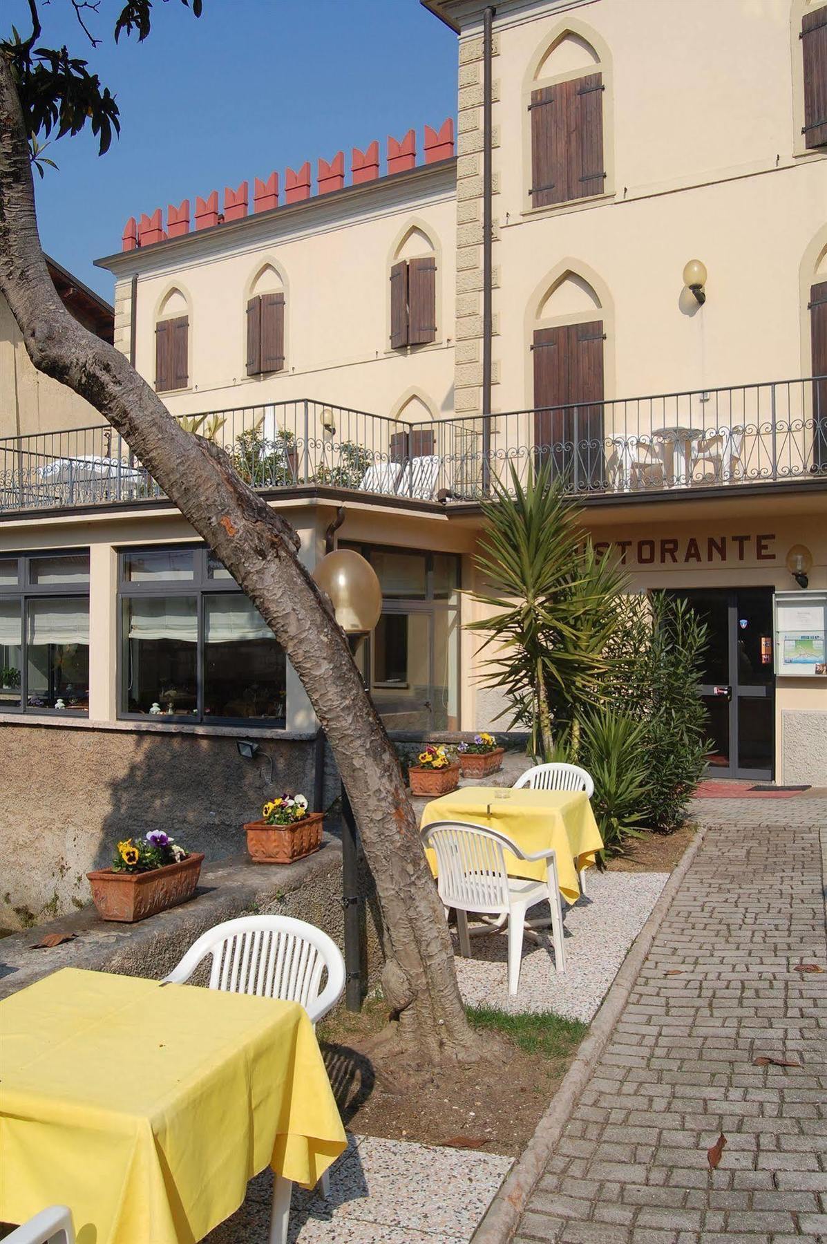 Hotel E Ristorante Cassone 2*